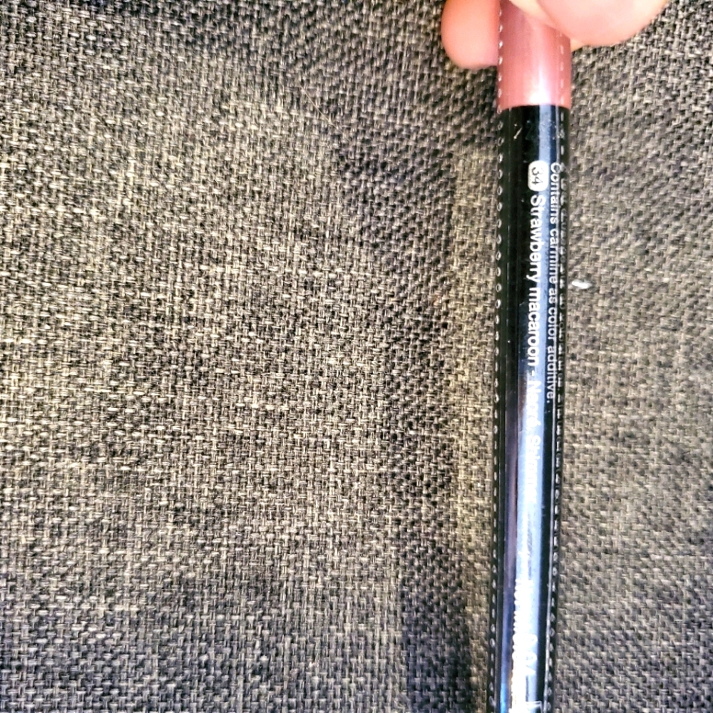 6/$30   👝  NWT Sephora eye liner in light pink